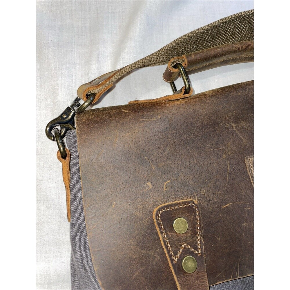Vaschy Messenger Bag 11x16x4 Shoulder Strp Adjustable Field Training Academy NWT - Picture 8 of 12